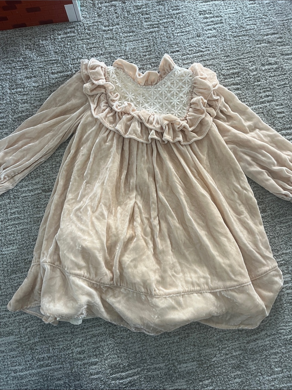 Girls' Ruffled Velvet Dress in Light pink  - Classic Style